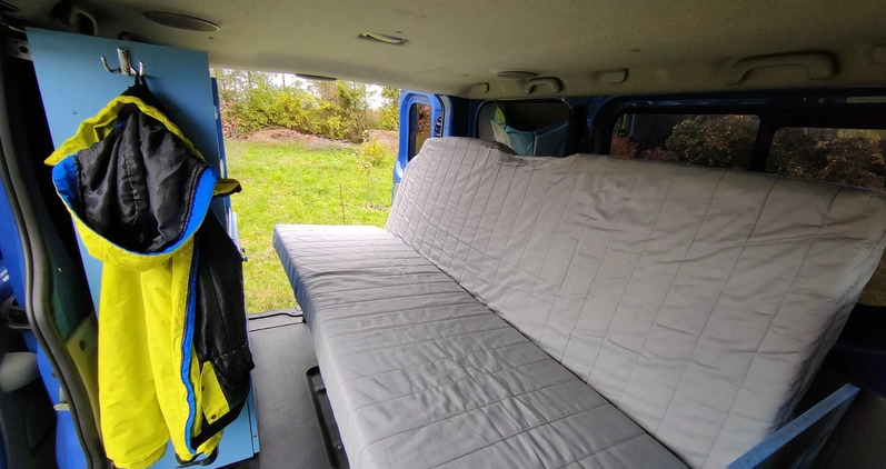 Renault Trafic cena 27777 przebieg: 283800, rok produkcji 2004 z Ropczyce małe 352